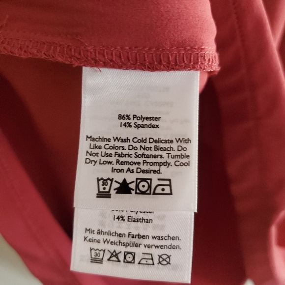 Eddie Bauer Women's Departure Short-Sleeve V-Neck T-Shirt - Picture 4 of 7